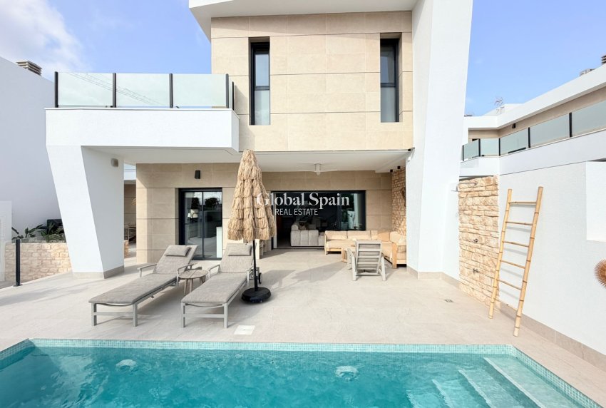 Wederverkoop - VILLA -
DOLORES - Costa Blanca