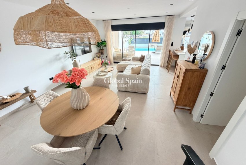 Wederverkoop - VILLA -
DOLORES - Costa Blanca