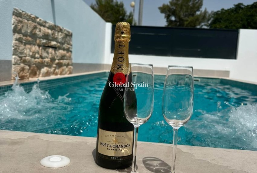 Wederverkoop - VILLA -
DOLORES - Costa Blanca