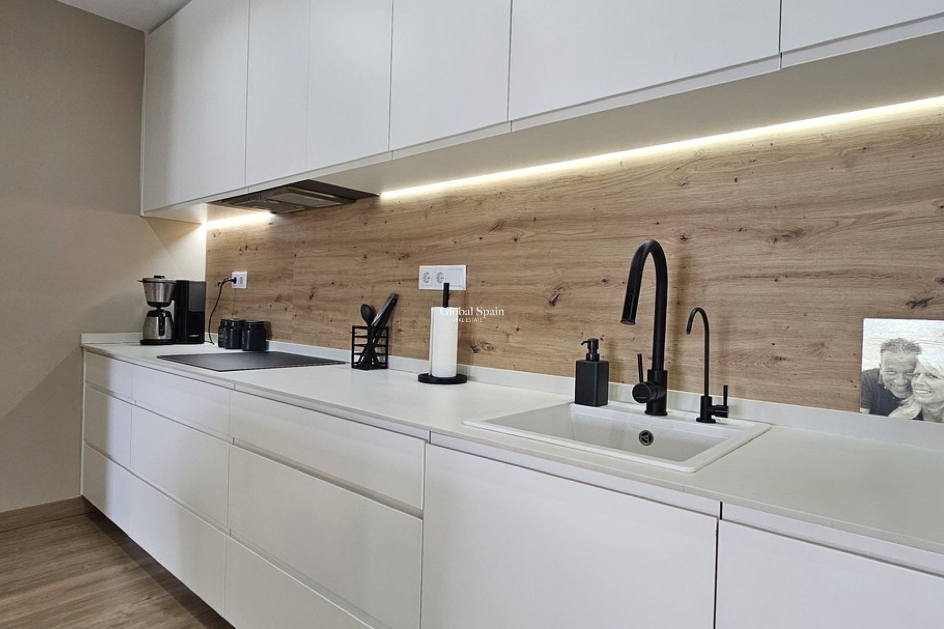 Wederverkoop - VILLA -
DOLORES - Sector 4