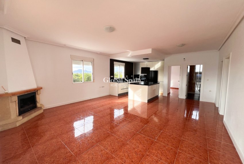 Wederverkoop - VILLA -
DOLORES