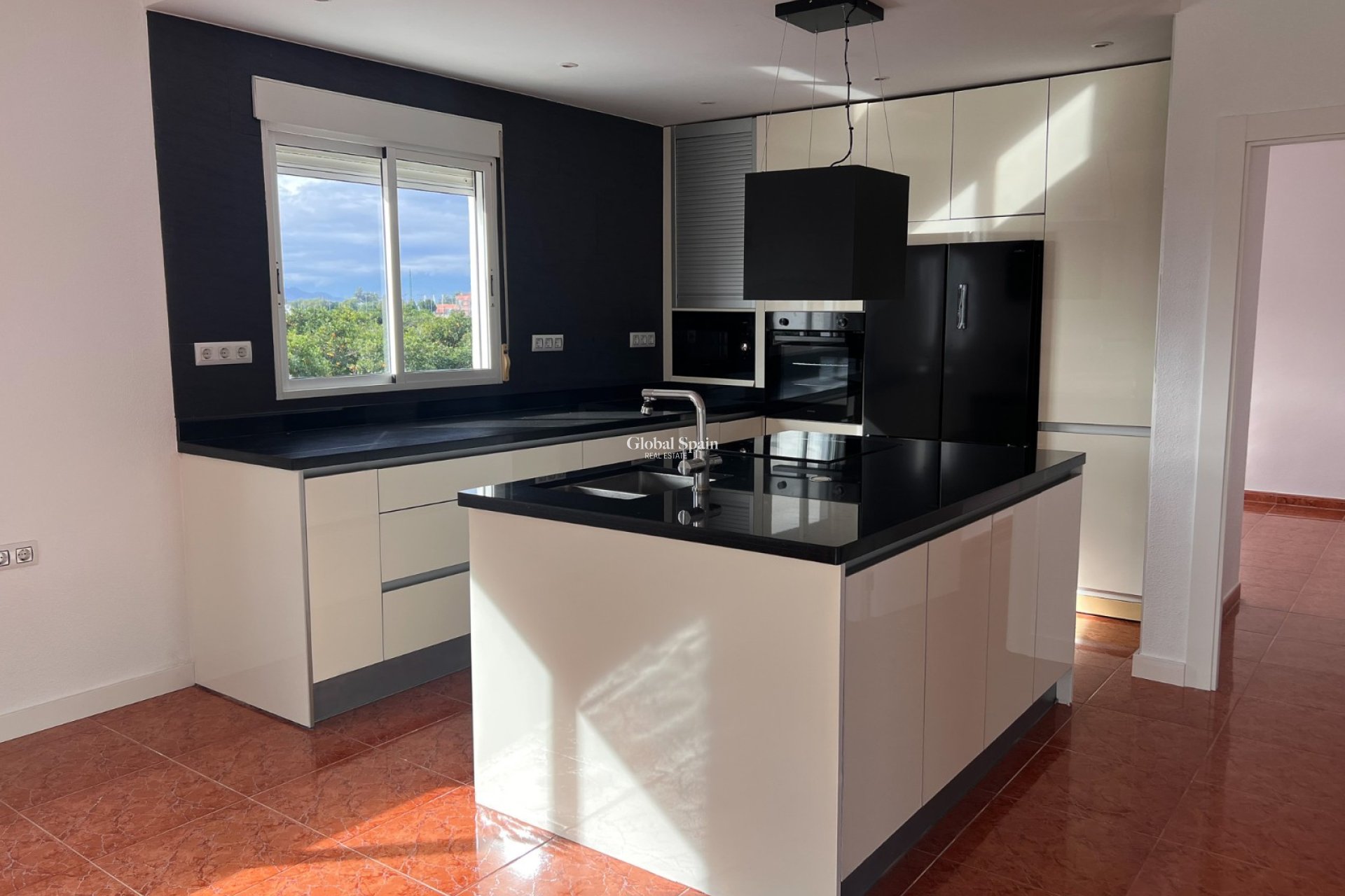 Wederverkoop - VILLA -
DOLORES