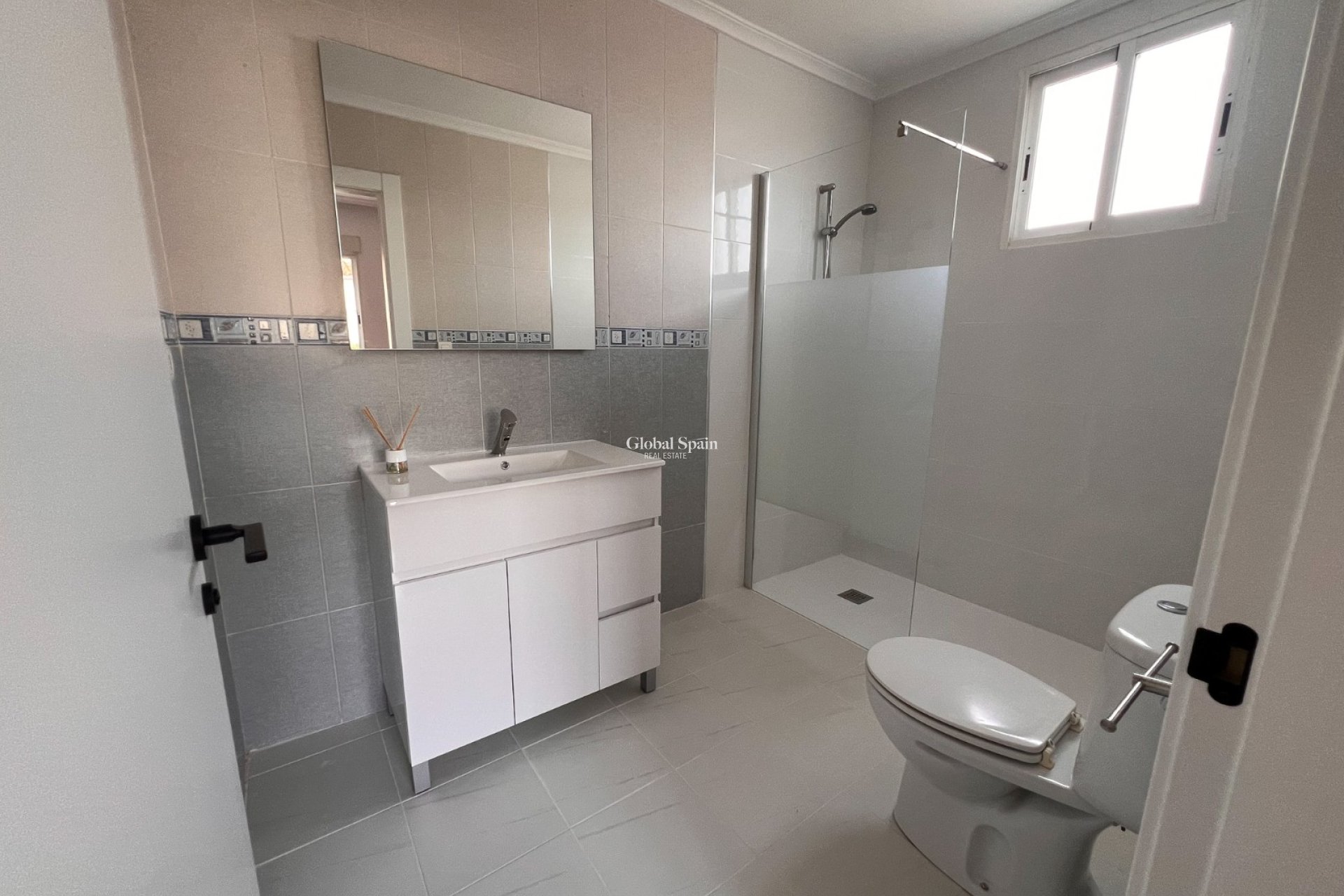 Wederverkoop - VILLA -
DOLORES