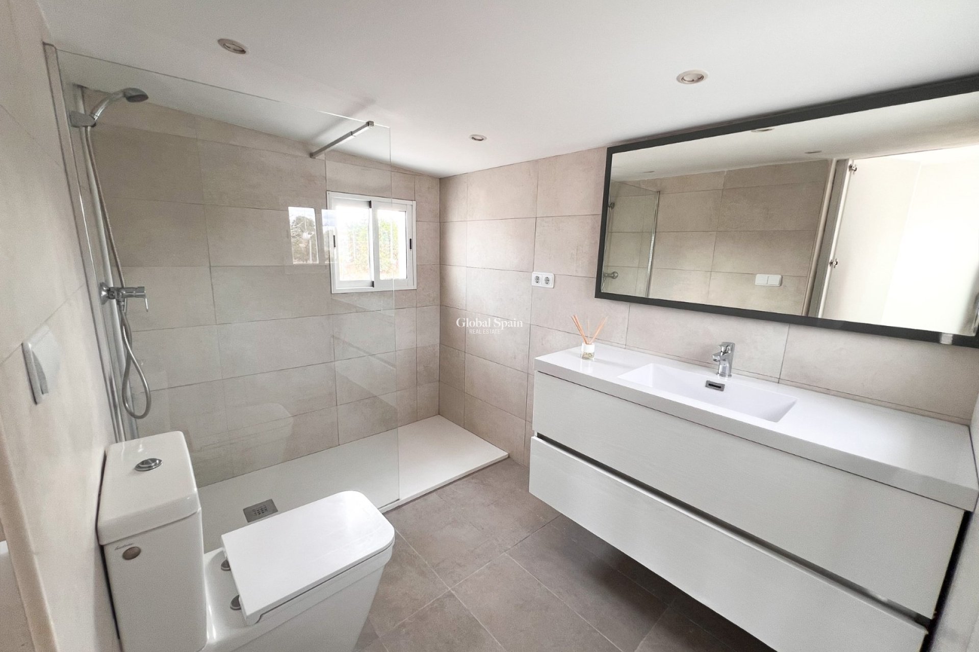 Wederverkoop - VILLA -
DOLORES