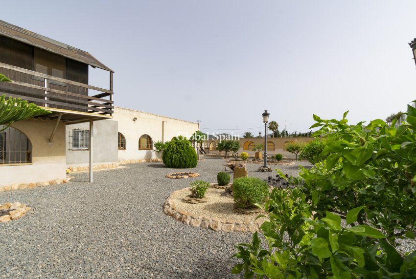 Wederverkoop - VILLA -
EL BEAL - Inland