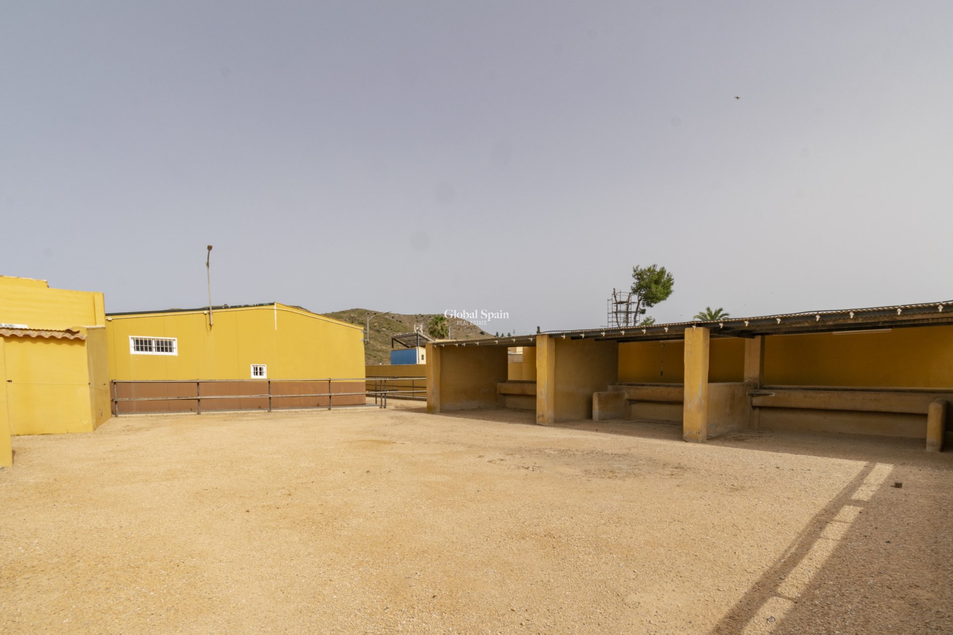 Wederverkoop - VILLA -
EL BEAL - Inland