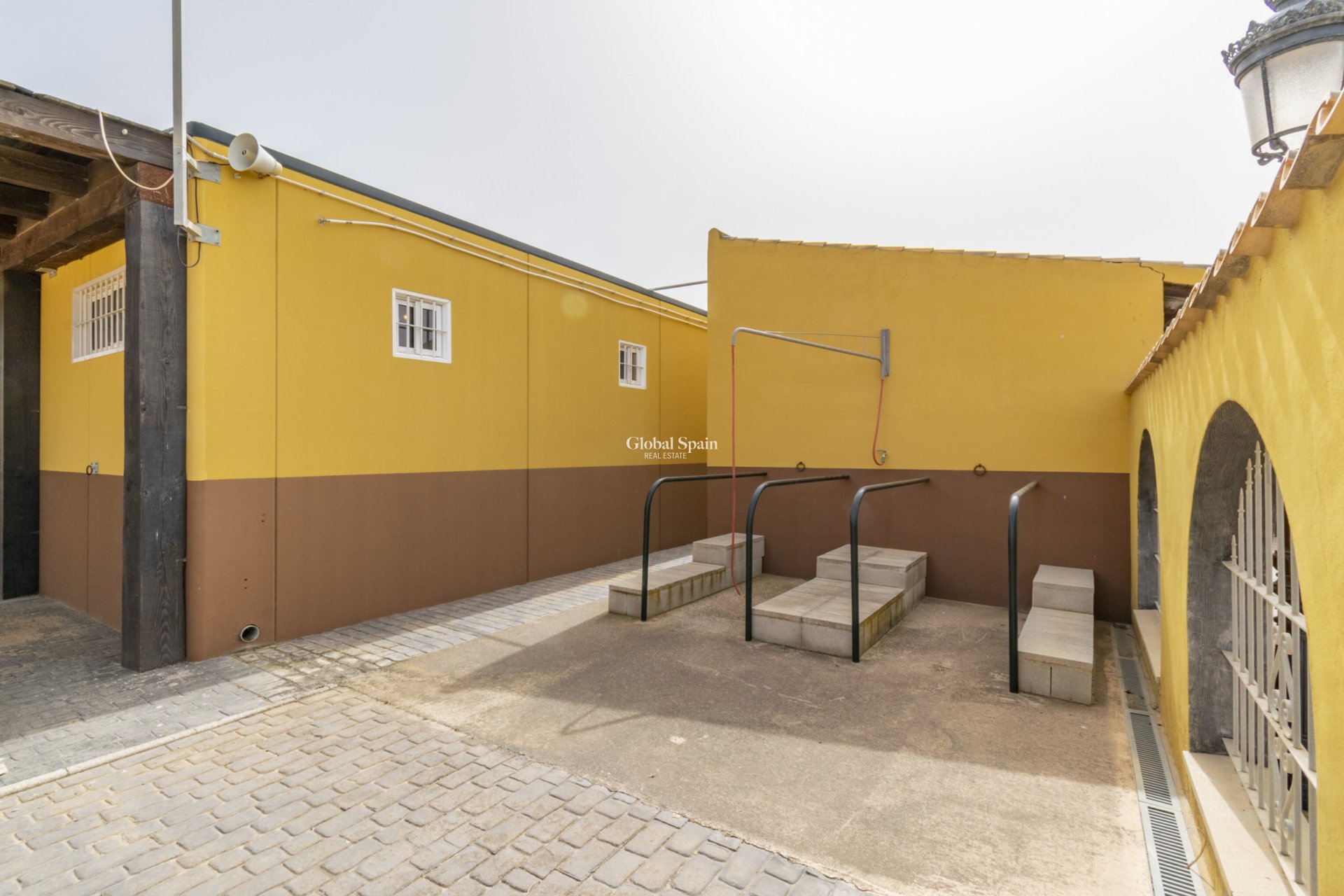 Wederverkoop - VILLA -
EL BEAL - Inland