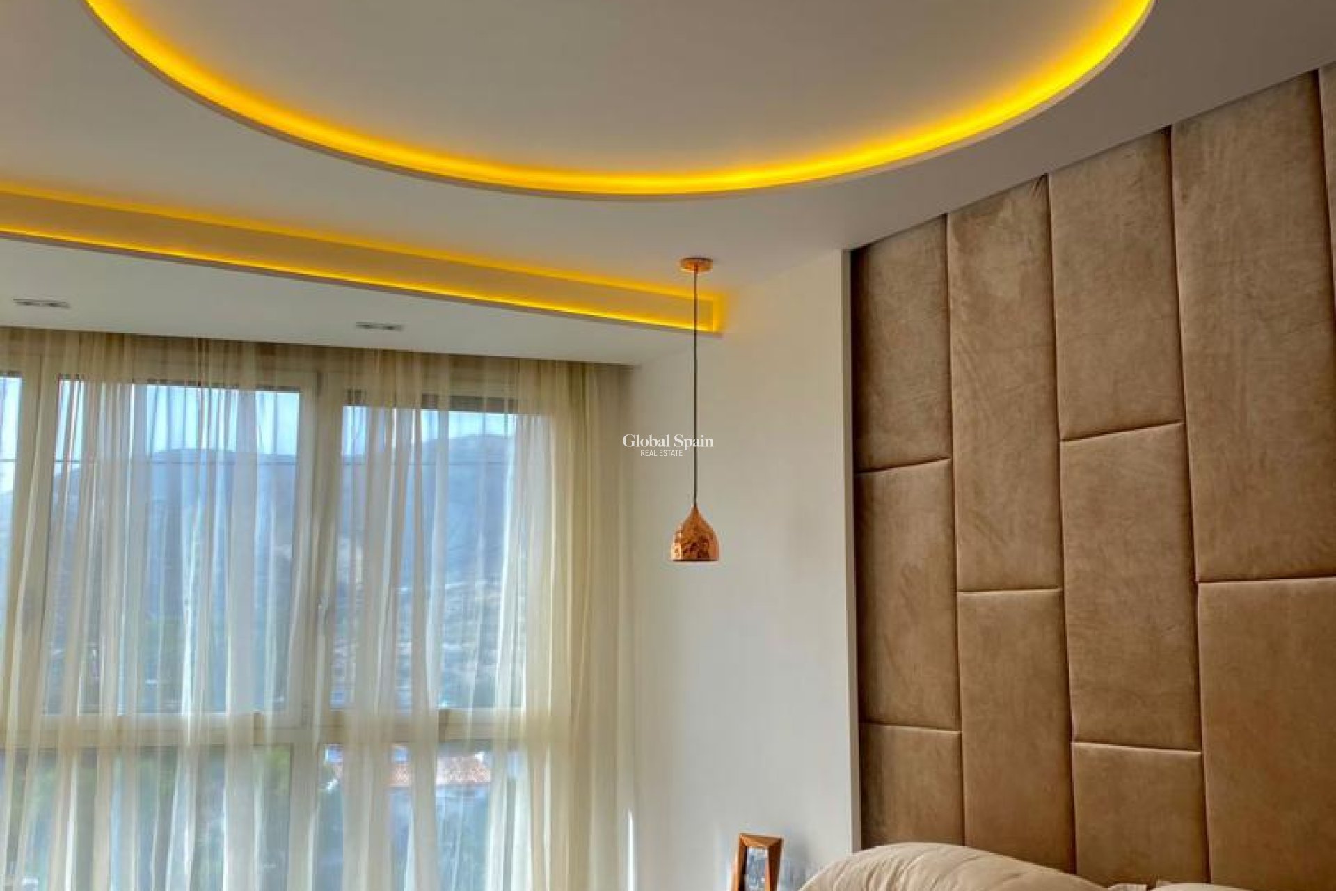 Wederverkoop - VILLA -
EL CAMPELLO - Costa Blanca