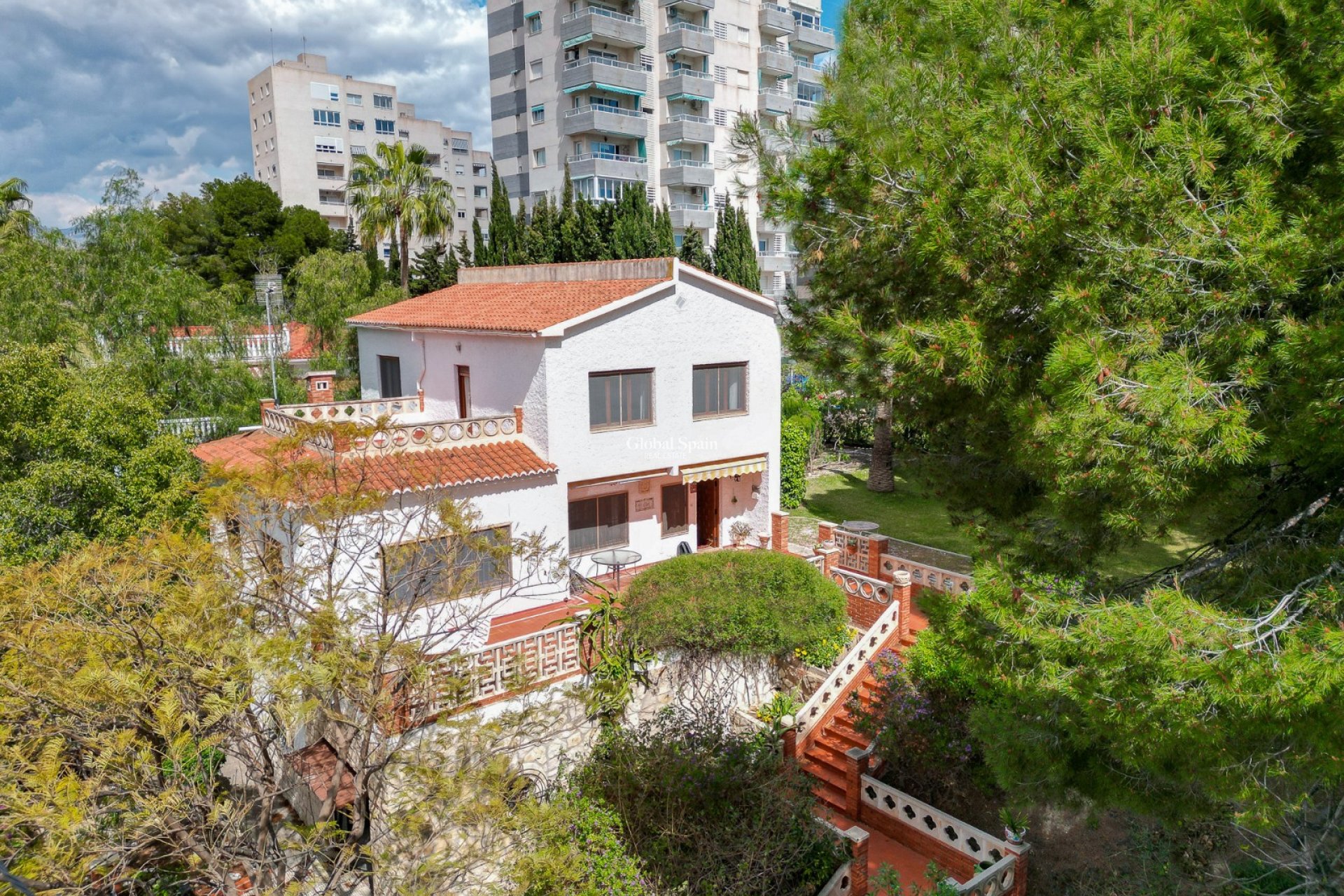 Wederverkoop - VILLA -
EL CAMPELLO - Costa Blanca