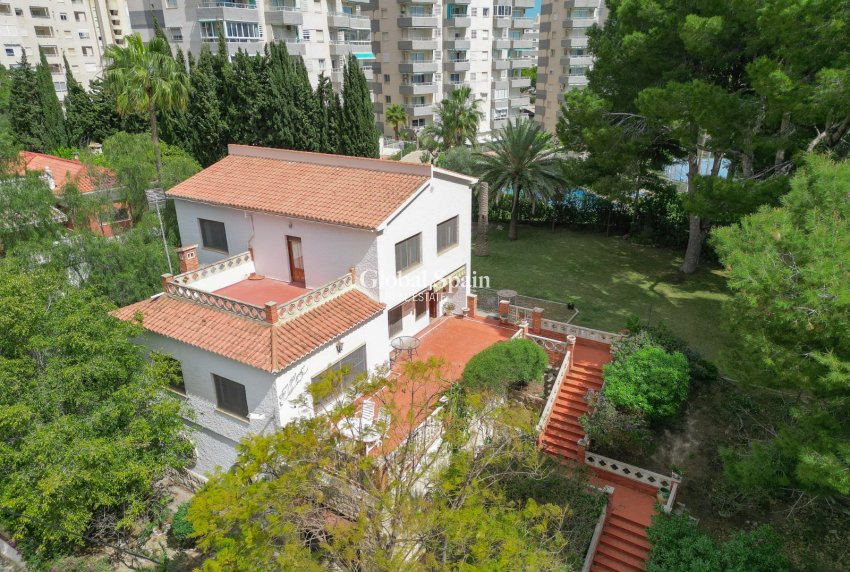 Wederverkoop - VILLA -
EL CAMPELLO - Costa Blanca