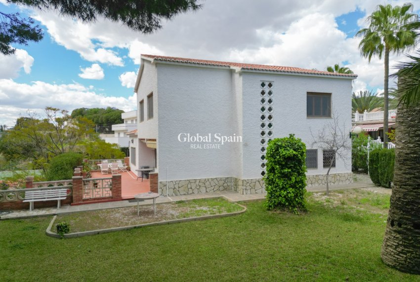 Wederverkoop - VILLA -
EL CAMPELLO - Costa Blanca