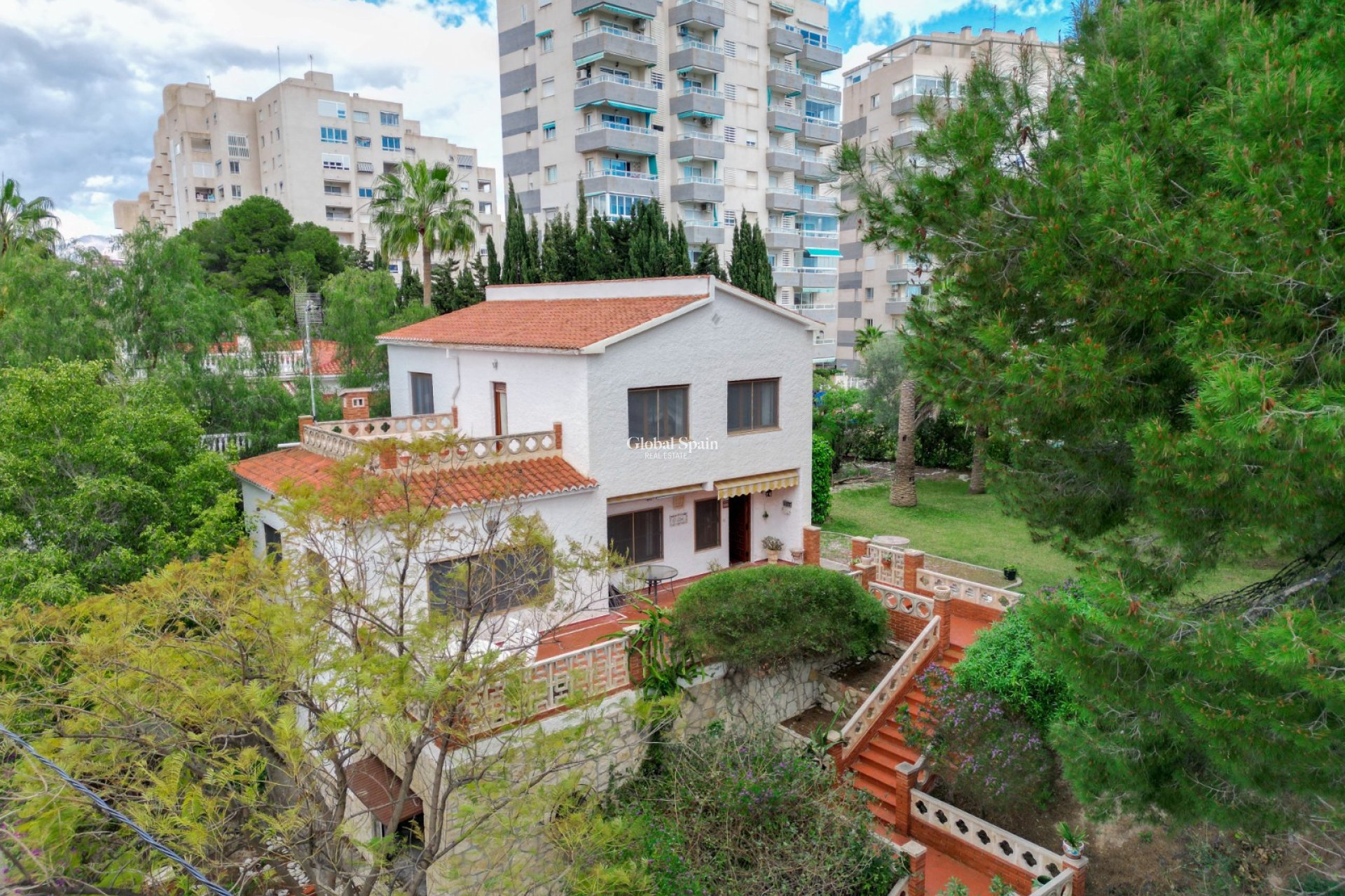 Wederverkoop - VILLA -
EL CAMPELLO - Costa Blanca