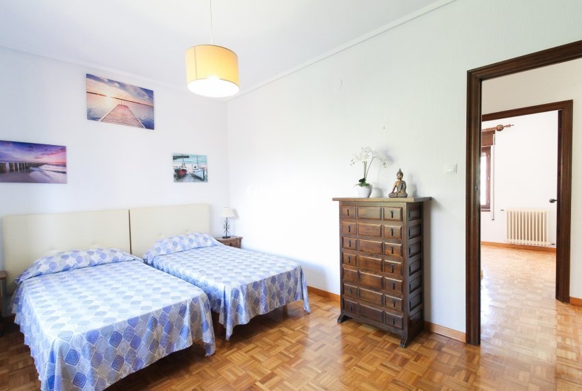 Wederverkoop - VILLA -
EL CAMPELLO - Costa Blanca