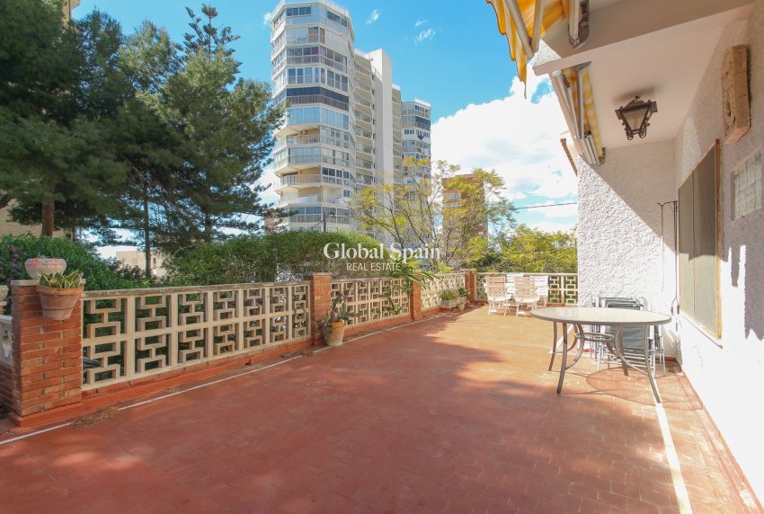 Wederverkoop - VILLA -
EL CAMPELLO - Costa Blanca