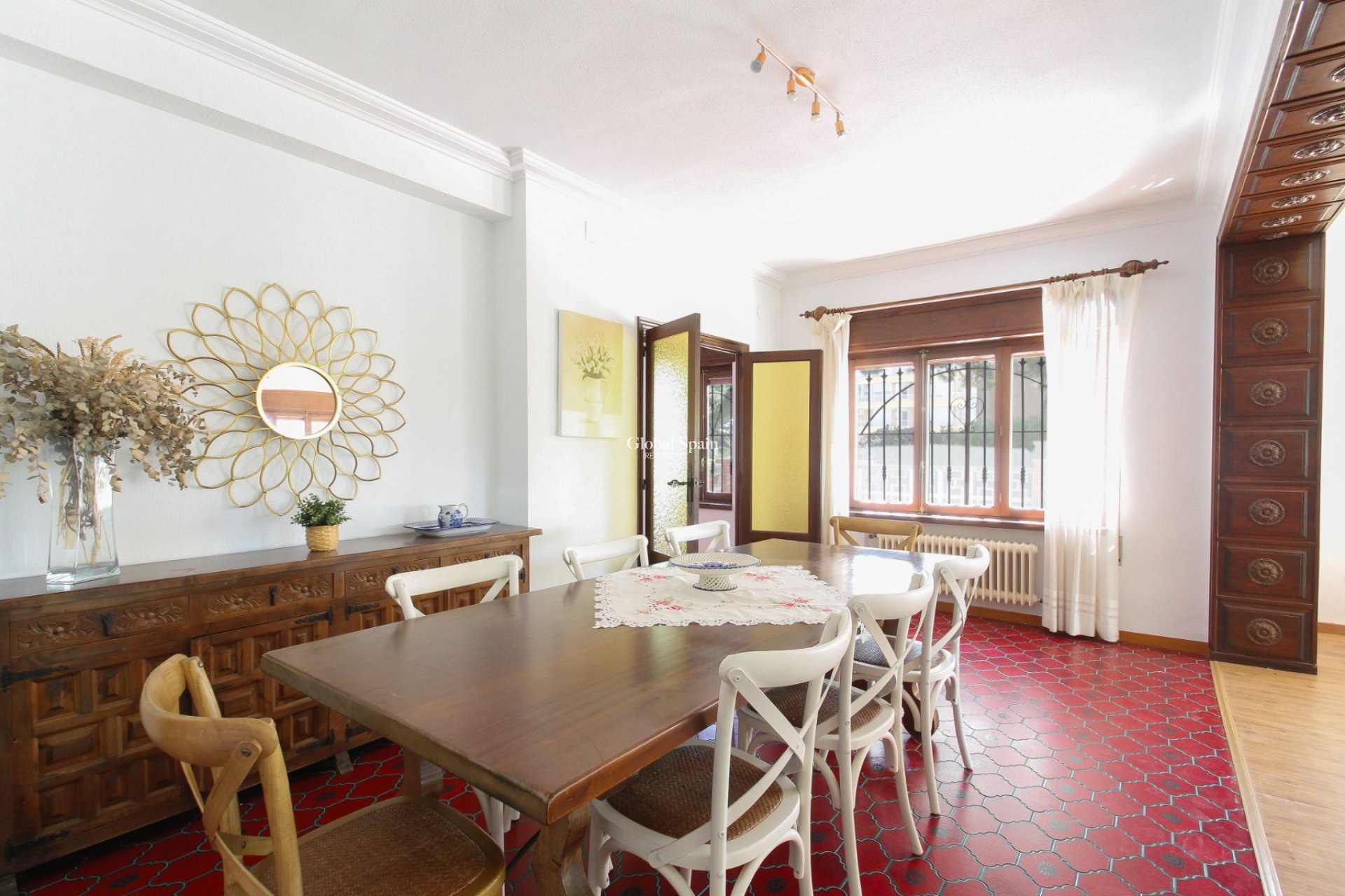 Wederverkoop - VILLA -
EL CAMPELLO - Costa Blanca