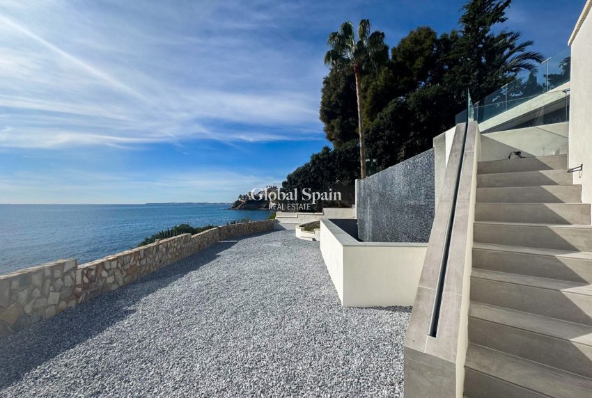 Wederverkoop - VILLA -
EL CAMPELLO - Coveta Fuma