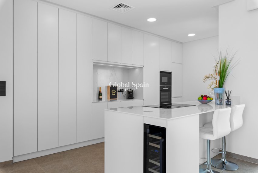 Wederverkoop - Villa -
El Campello - El Amerador