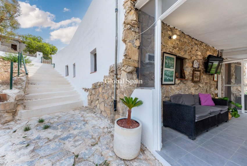 Wederverkoop - VILLA -
EL CAMPELLO - Pueblo Acantilado - Lanuza