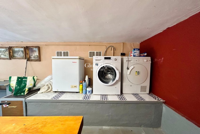 Wederverkoop - VILLA -
EL CHAPARRAL - Inland