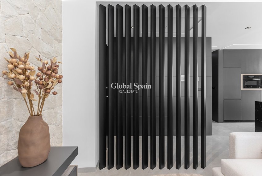 Wederverkoop - VILLA -
EL CHAPARRAL - Inland