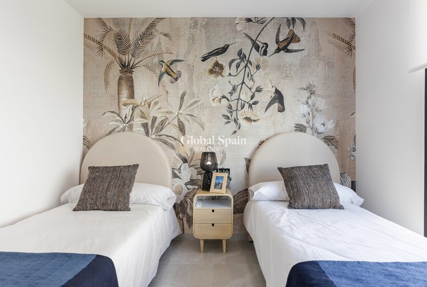 Wederverkoop - VILLA -
EL CHAPARRAL - Inland