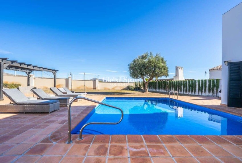 Wederverkoop - VILLA -
El Valle Golf Resort - Inland