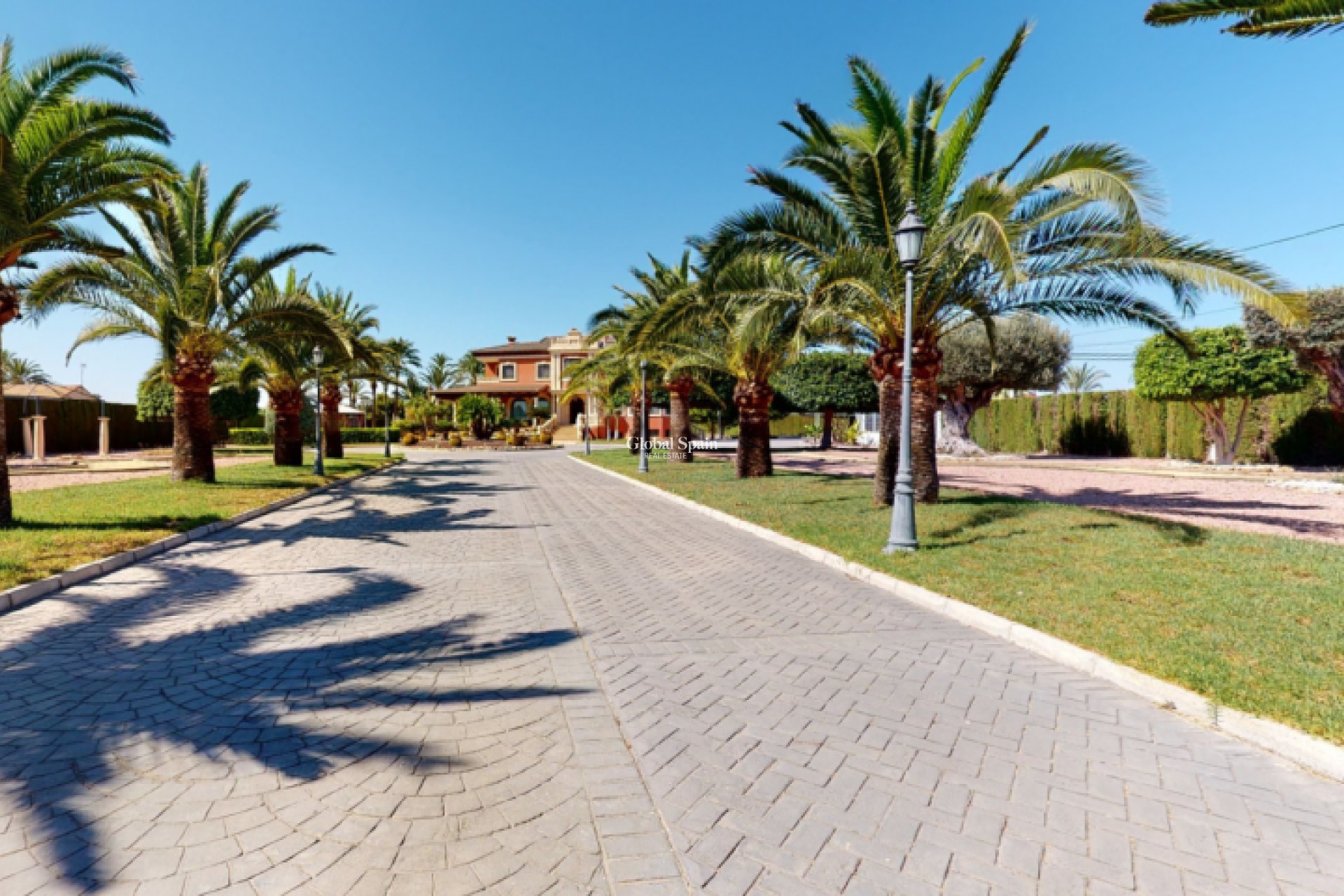 Wederverkoop - VILLA -
ELCHE - Costa Blanca