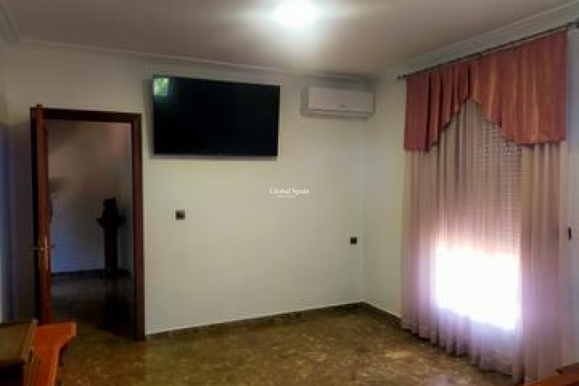 Wederverkoop - VILLA -
ELCHE - Costa Blanca