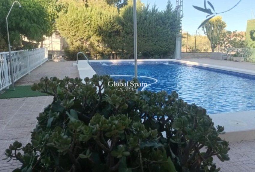 Wederverkoop - VILLA -
ELCHE - Costa Blanca