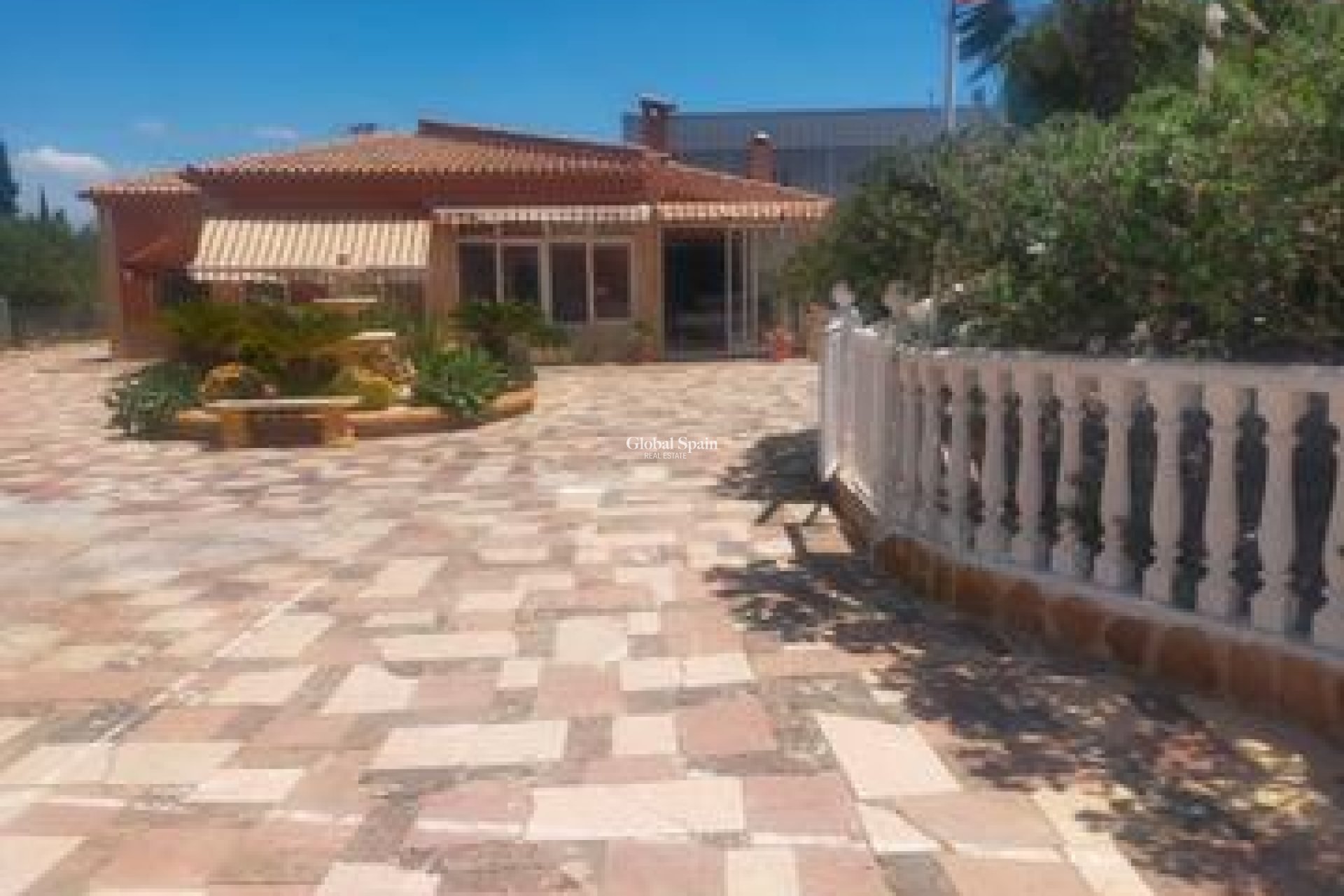 Wederverkoop - VILLA -
ELCHE - Costa Blanca