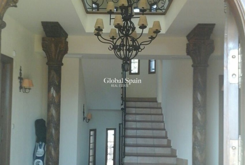 Wederverkoop - VILLA -
ELCHE - Costa Blanca