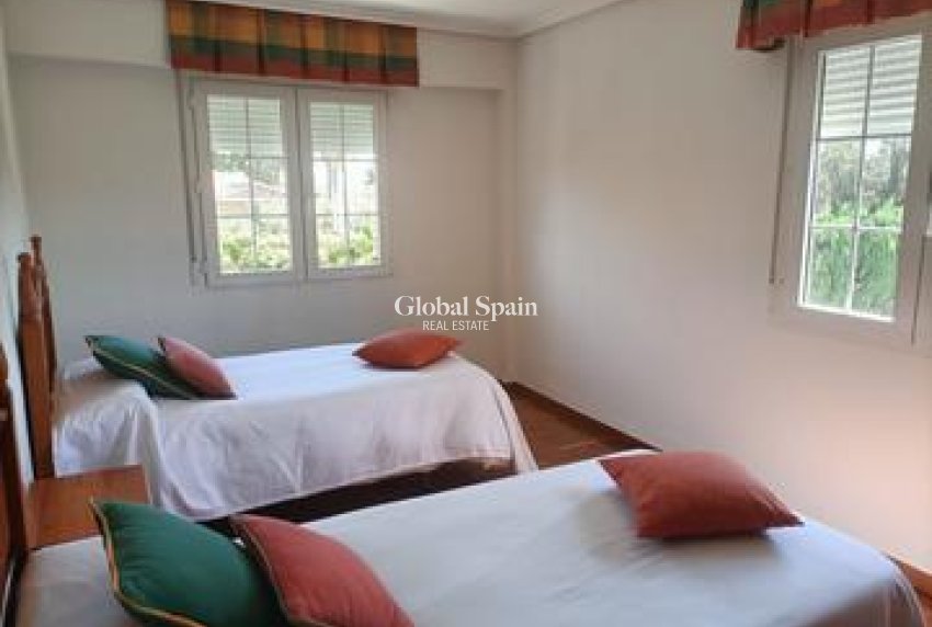 Wederverkoop - VILLA -
ELCHE - Costa Blanca