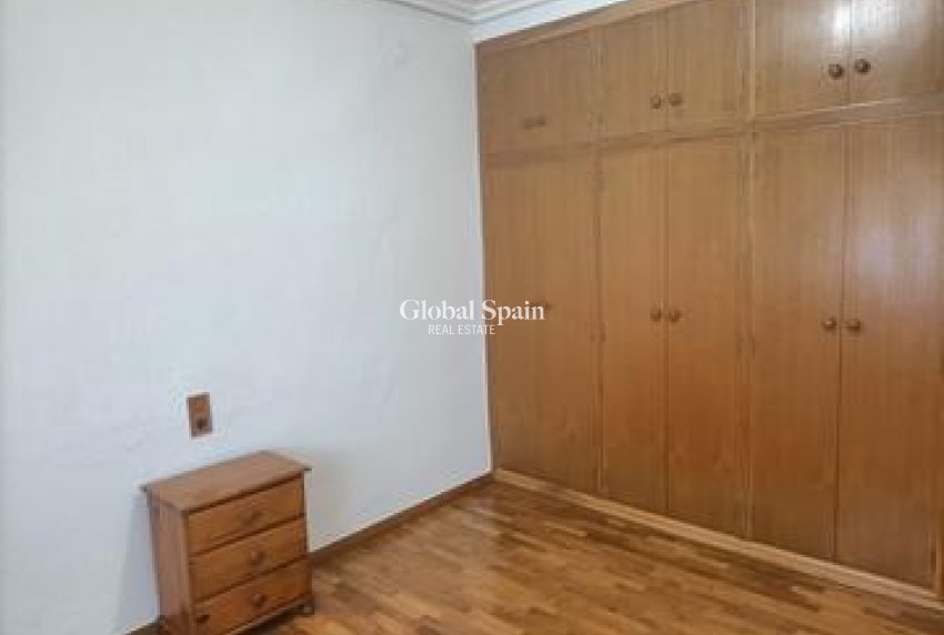 Wederverkoop - VILLA -
ELCHE - Costa Blanca