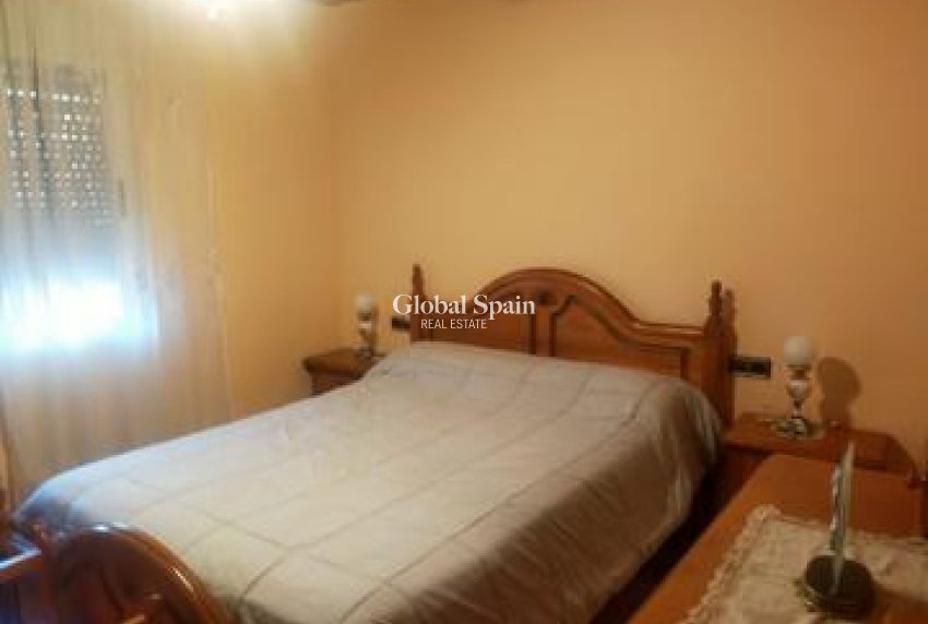 Wederverkoop - VILLA -
ELCHE - Costa Blanca