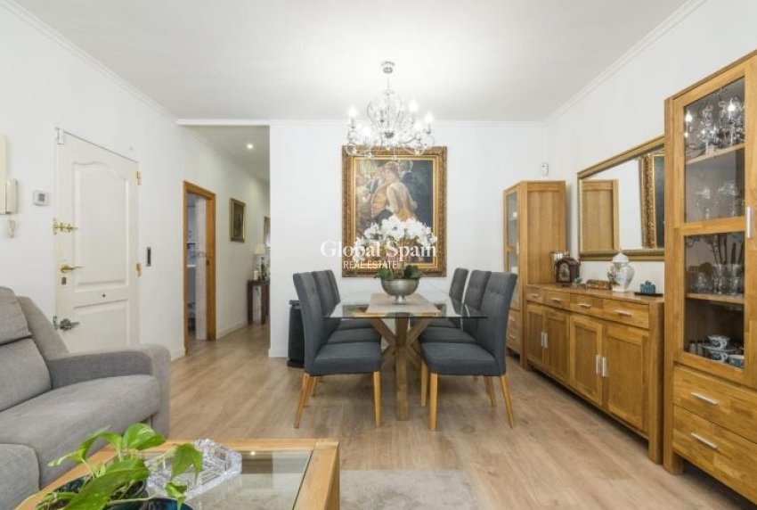 Wederverkoop - VILLA -
ELCHE - Costa Blanca