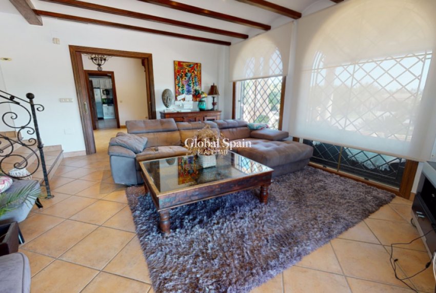 Wederverkoop - VILLA -
ELCHE - Costa Blanca