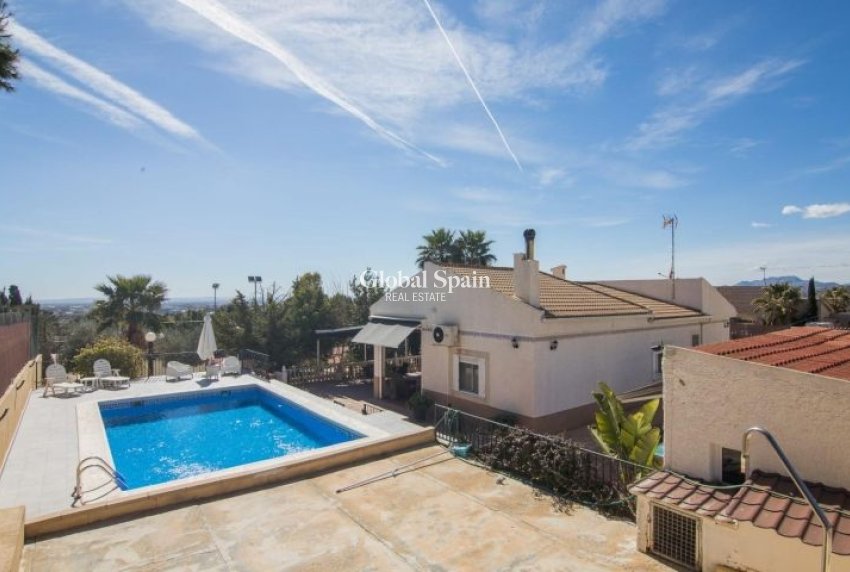 Wederverkoop - VILLA -
ELCHE - Costa Blanca