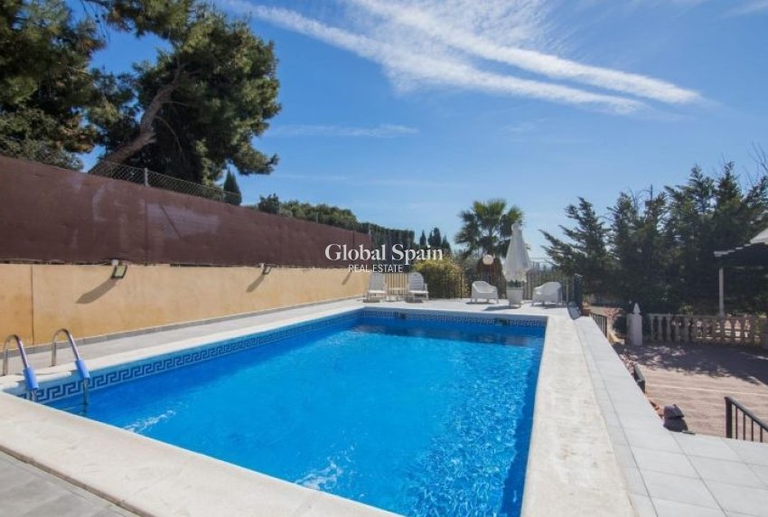 Wederverkoop - VILLA -
ELCHE - Costa Blanca