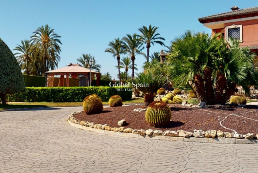 Wederverkoop - VILLA -
ELCHE - Costa Blanca