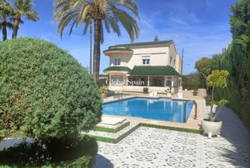 Wederverkoop - VILLA -
ELCHE - Costa Blanca