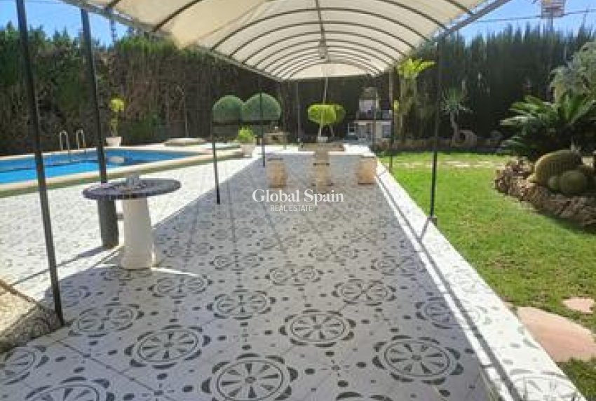 Wederverkoop - VILLA -
ELCHE - Costa Blanca