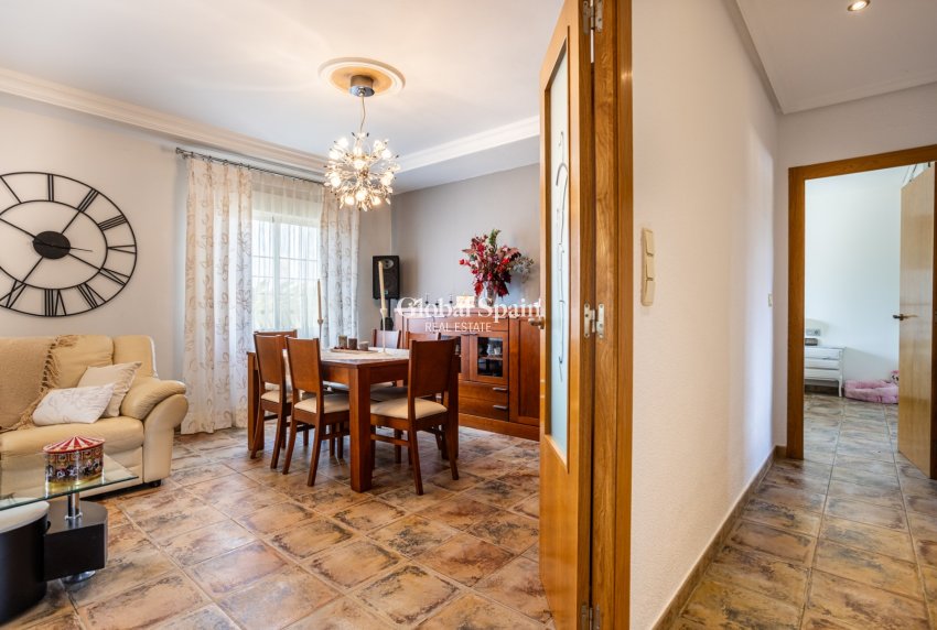 Wederverkoop - VILLA -
ELCHE - Costa Blanca