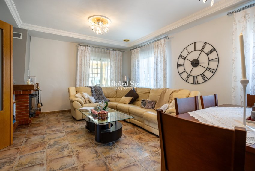 Wederverkoop - VILLA -
ELCHE - Costa Blanca