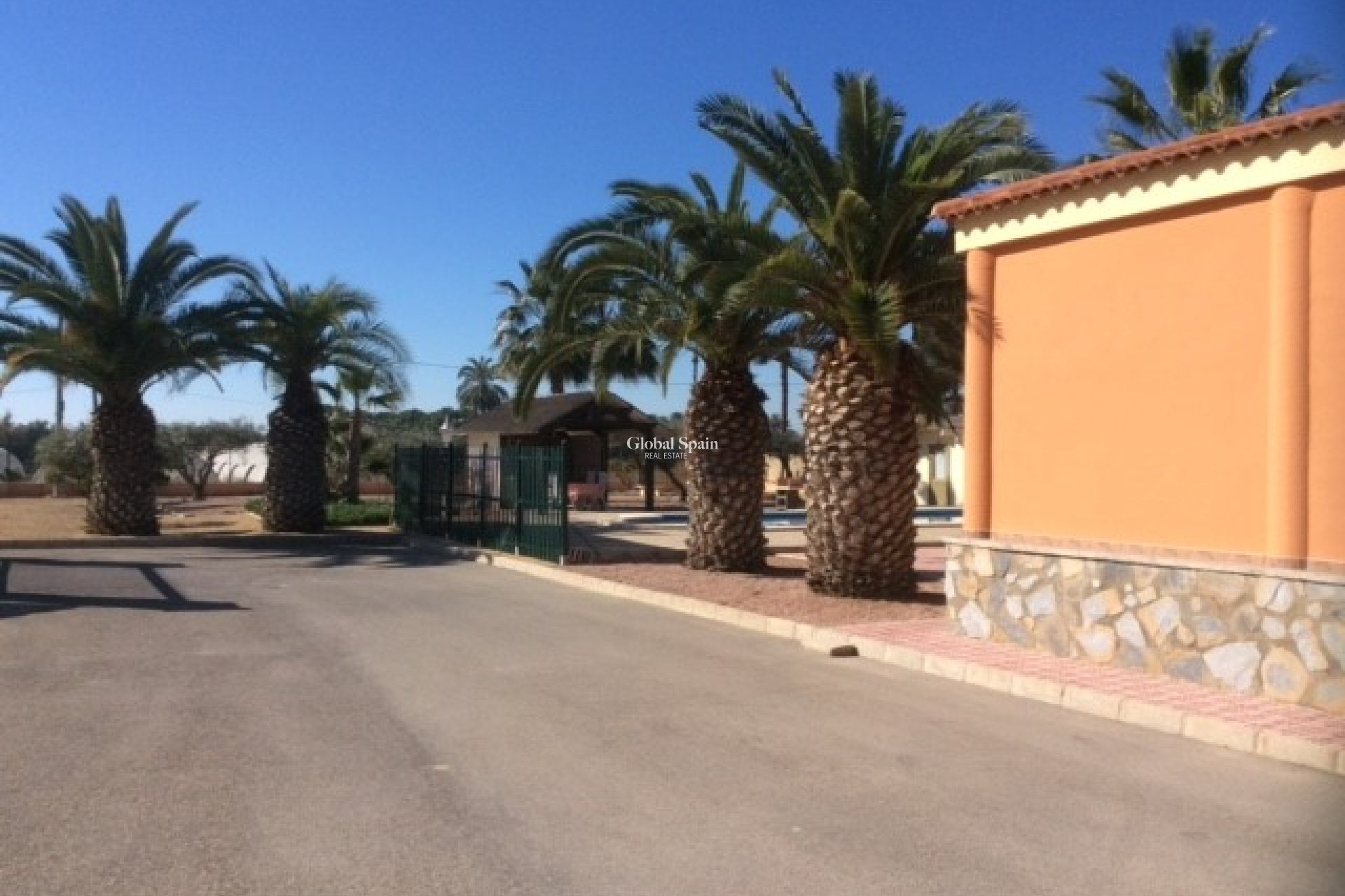 Wederverkoop - VILLA -
ELCHE