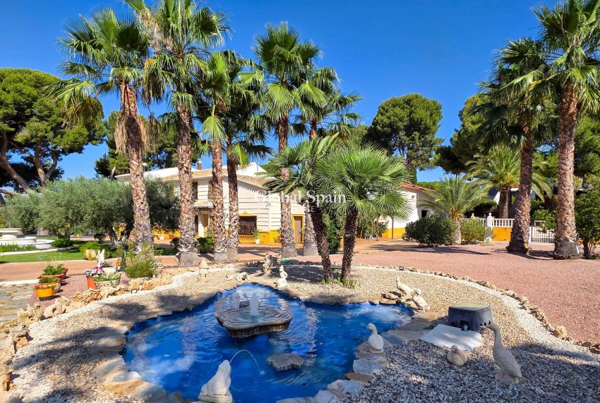 Wederverkoop - Villa -
Elda