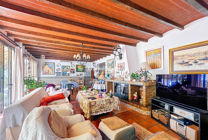 Wederverkoop - Villa -
Elda