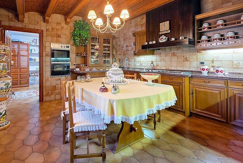 Wederverkoop - Villa -
Elda