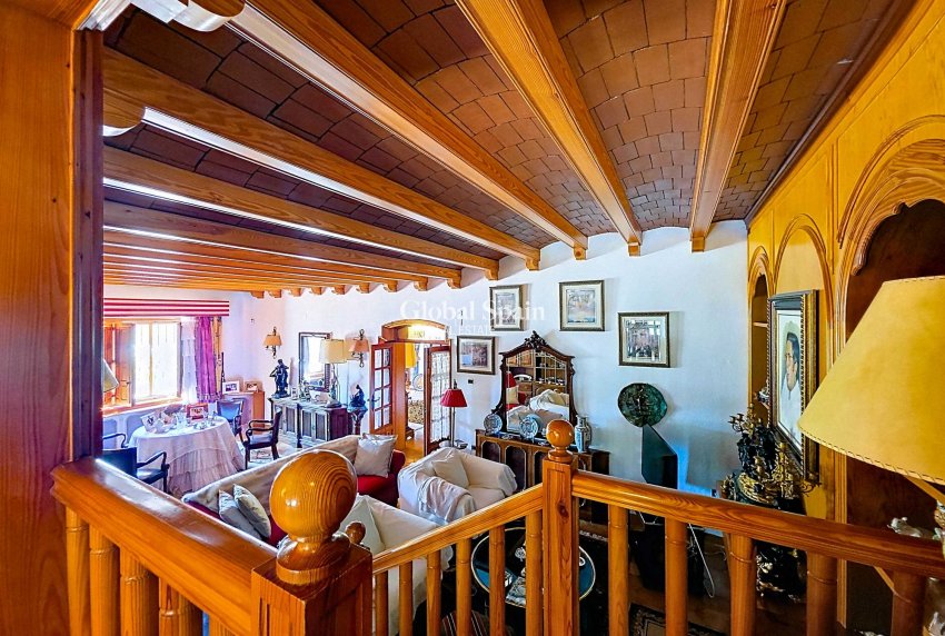 Wederverkoop - Villa -
Elda