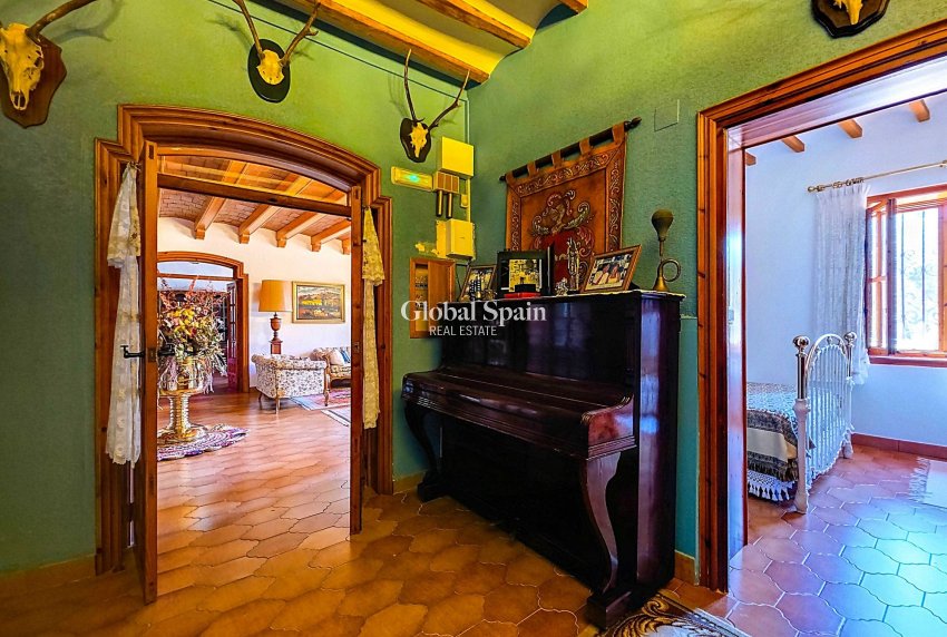 Wederverkoop - Villa -
Elda