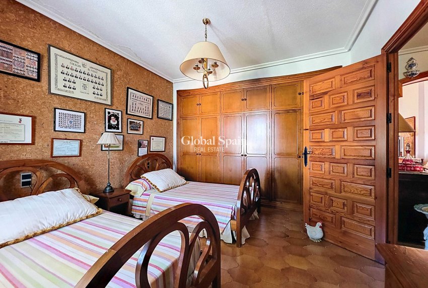 Wederverkoop - Villa -
Elda